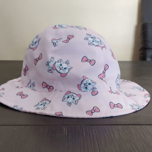 Children's fabric hat like new, size 9-12
