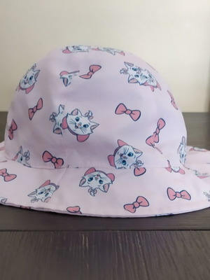 Children's fabric hat like new, size 9-12