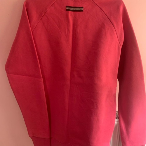 Vagrancy sweatshirt size large like new, fuchsia