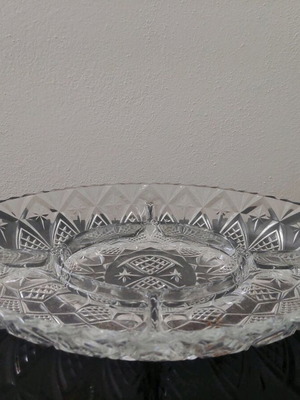 Crystal platter with cut design 32 cm like new