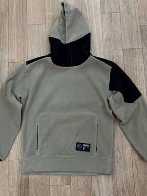 Zara поларено горнище за момчета 11-12 години 152см като ново, черно и бежово