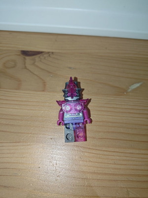Lego NINJAGO Crystalized njo0765 Vengestone Guard minifigure like new