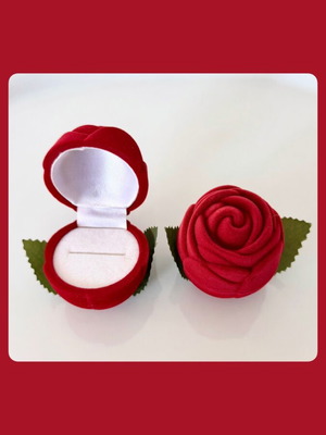 Velvet ring box in red rose shape new