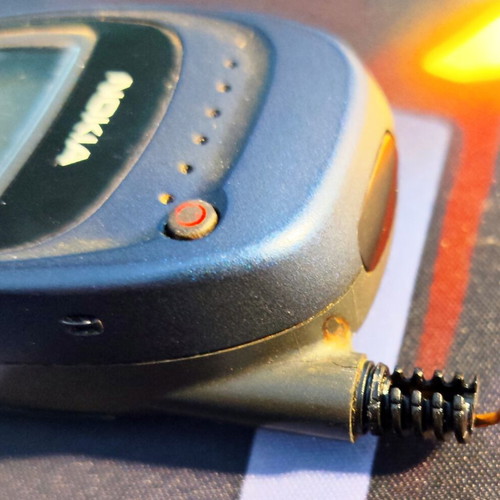 Nokia 6150 and Nokia 6110 phones used with extra battery