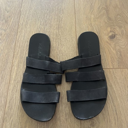 Leather slippers like new, size 39, black