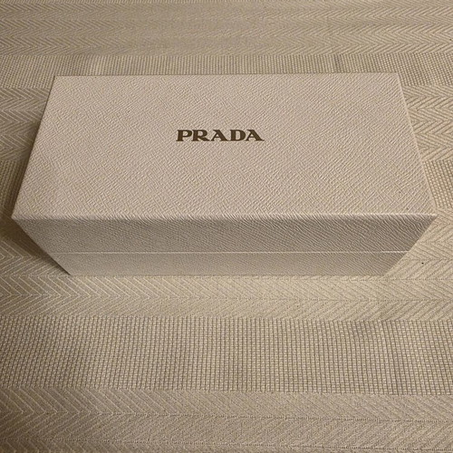 Prada sunglasses with silver mirror lens like new, black