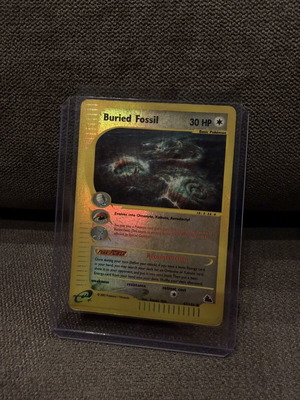 buried fossil pokemon card Buried Fossil (47/144) [Skyridge] – Gamers Paradise main image 1