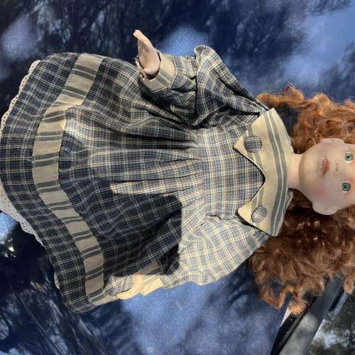 Samlardocka porcelain doll like new