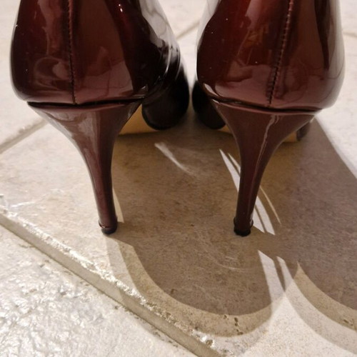 Patent leather burgundy pumps like new with 10cm heel size 36