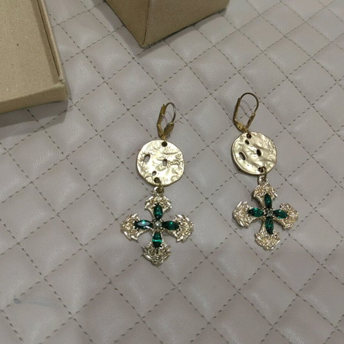 Cross-shaped earrings new