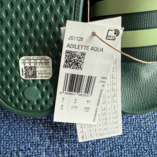 Adidas Adilette Aqua slides new, sizes 41.5 and 42.5