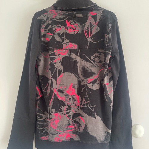 Cecil blouse size M new, black and red