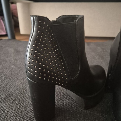 Black ankle boots used, size 36.5, heel