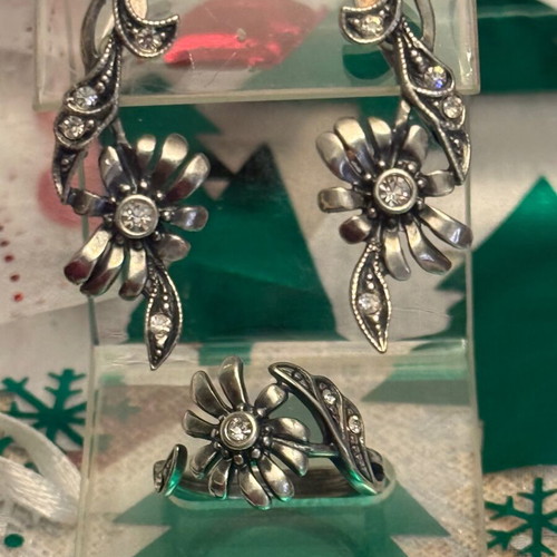Jenavi silver jewelry set new with pearls and Swarovski crystals