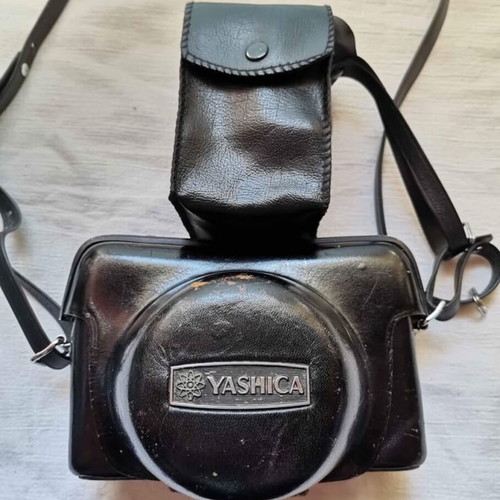 Yashica Electro 35 vintage camera like new for collector