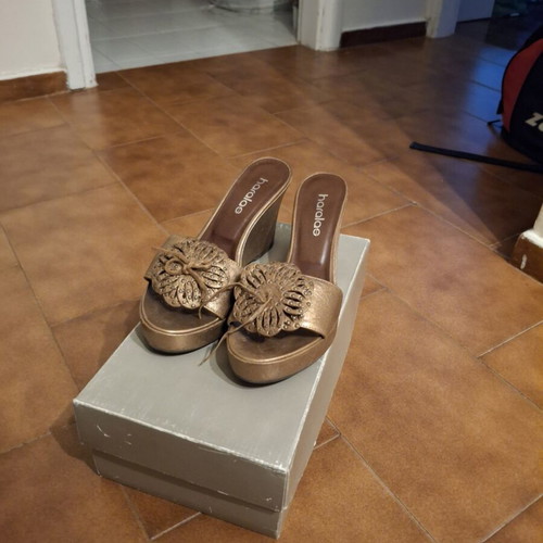 Haralas women's pumps like new, brown and gold, size 37.5