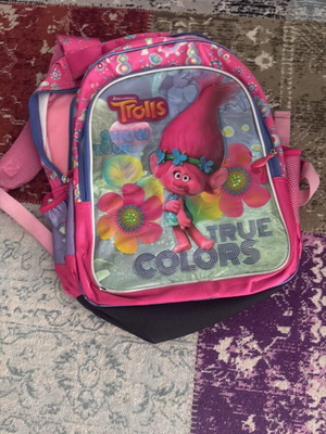 School bag with Trolls like new with 3 compartments and ergonomic back