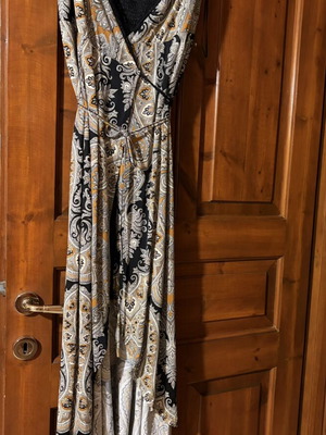 Maxi dress Lynne like new, size S, black and beige