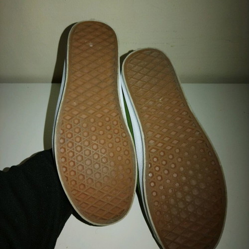 Vans green athletic shoes like new, size 39.5