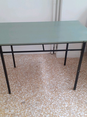 Work table used 75×126 cm, height 81 cm