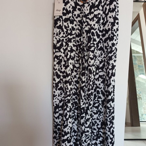 Maaji pants new, size M, black and white