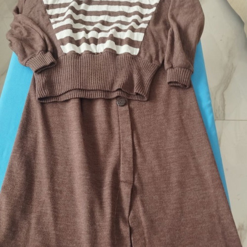Retro brown knitwear set with batwing sleeve blouse and midi skirt like new
