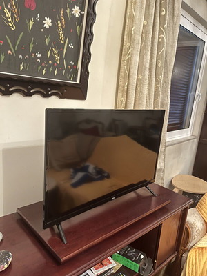 TCL TV 32” smart like new