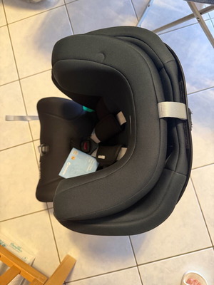 Παιδικό κάθισμα αυτοκινήτου Titan S I-Size Tonal Black Maxi Cosi καινούργιο