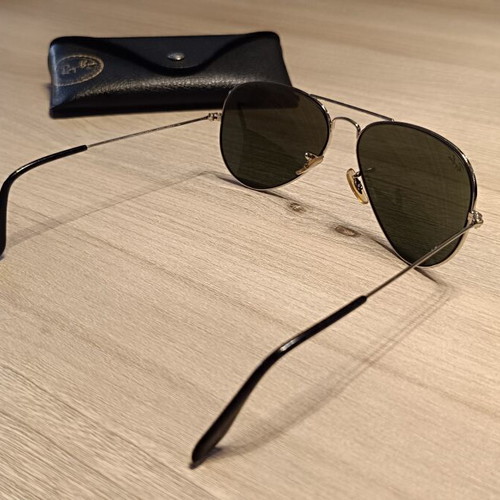 Ray Ban RB3025 Aviator sunglasses, medium size, silver frame