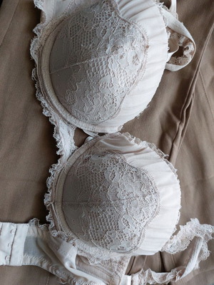 Lace bra used, size 75/80B, push up