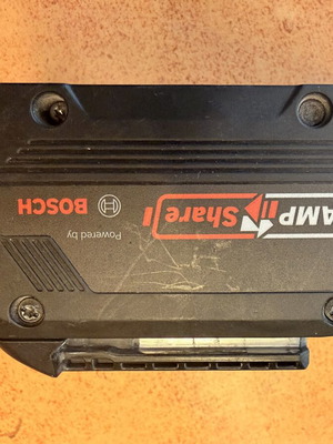 Bosch ProCORE 18V 8.0Ah Battery like new, professional power tool