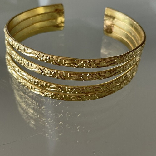 Handmade bracelet new, gold color