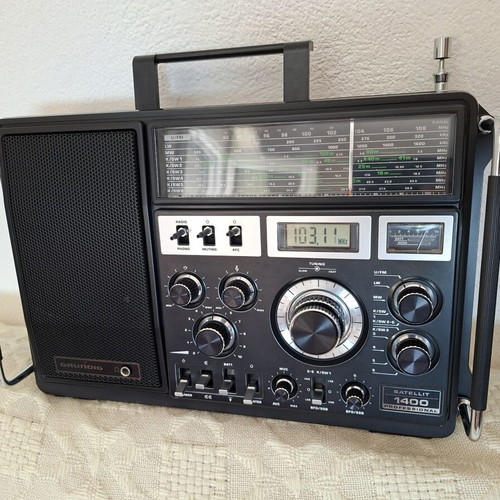 Grundig Satellite 1400 Professional radio like new