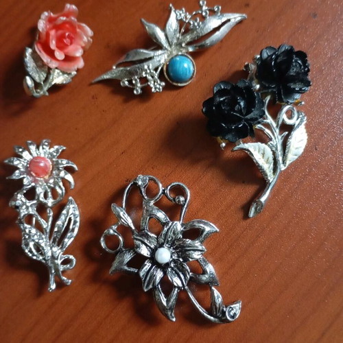 Pins used, pack of 5, vintage