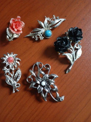 Pins used, pack of 5, vintage