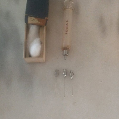 Glass syringe used
