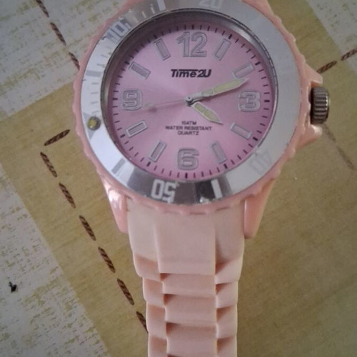 Pink watch like new, waterproof, needs battery change