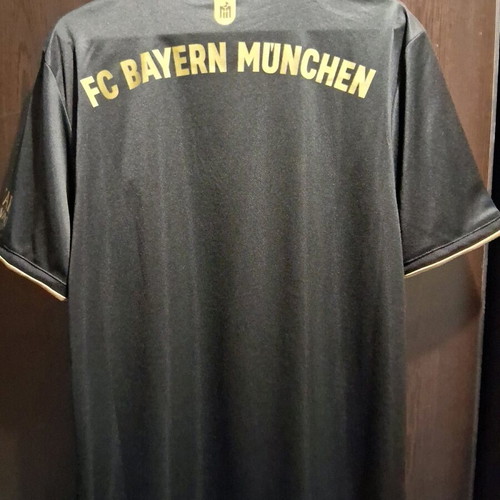 Bayern Munchen jersey new, authentic, size Medium