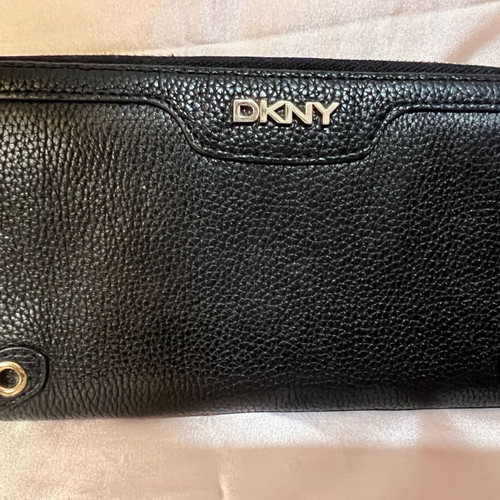 DKNY women's wallet new, black with multiple compartments