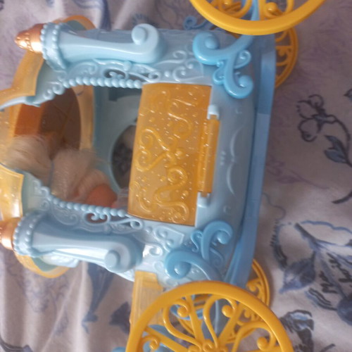 Cinderella Princess Carriage vintage playset with 2 mini dolls like new