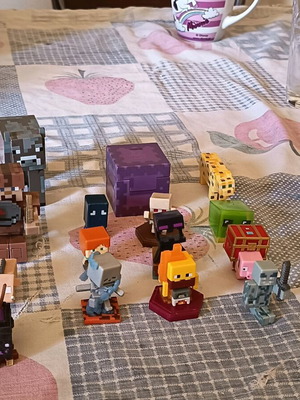 Minecraft figures like new
