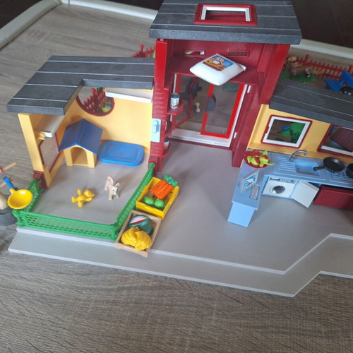 Playmobil Farm Animal Lodge 50th Anniversary Set like new