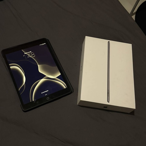 iPad 9th Gen 10.2" 64GB with Apple Earbuds and Case