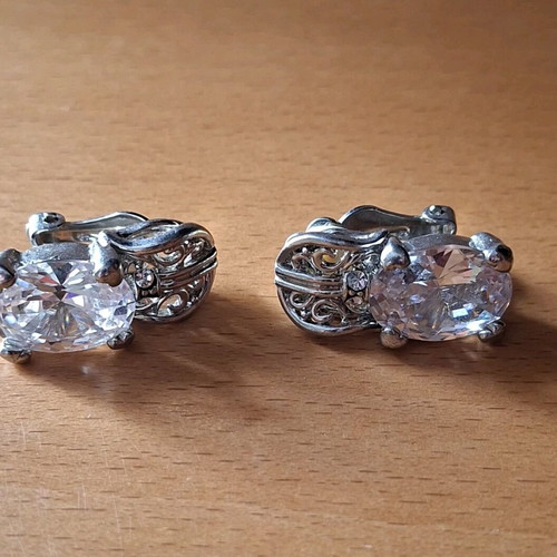 Vintage earrings with clips like new, silver