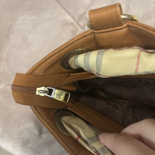 Vintage shoulder bag with Burberry design