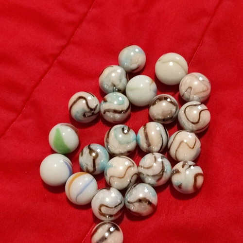Marbles like new, set of 156 with 21 different types