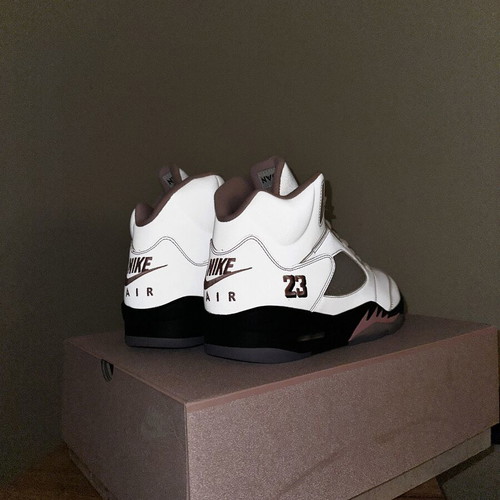 Air Jordan 5 Retro OG White Medium Soft Pink sneakers size 10.5 US new