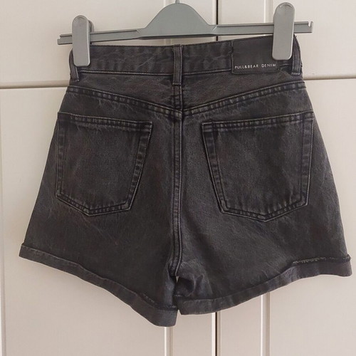 Black denim shorts Pull & Bear like new, size EUR 32