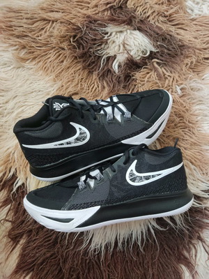 Kyrie Irving Flytrap 6 αθλητικά μπάσκετ παπούτσια Nike καινούργια 44.5