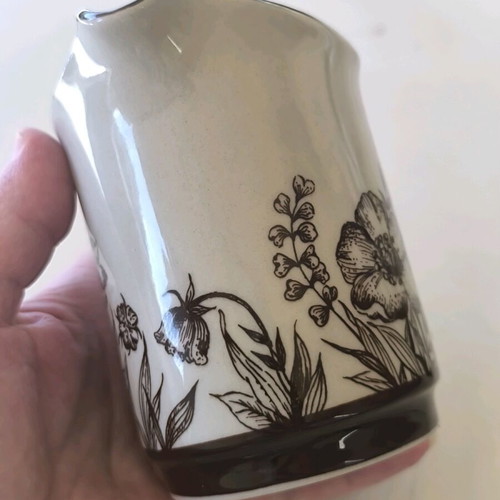 Collectible Japanese porcelain creamer like new